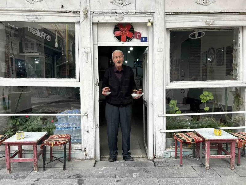 Van’da yıllara meydan okuyan kahvehanede 45 yıllık emek