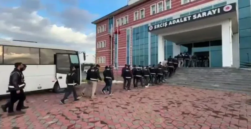 Van’da 37 adrese operasyon: 28 gözaltı