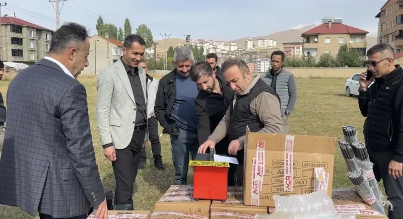 Yüksekova’da arılar elektrikli çitle koruma altında