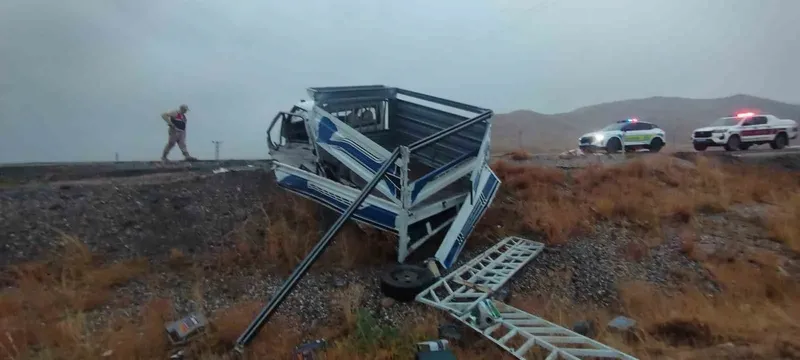 Van Başkale yolunda feci kaza: 12 yaralı