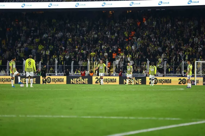 Fenerbahçe, üst üste 2. mağlubiyetini aldı