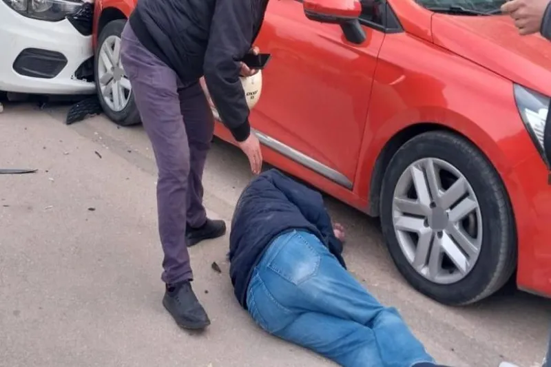 Eski milletvekili motosikletliye çarptı