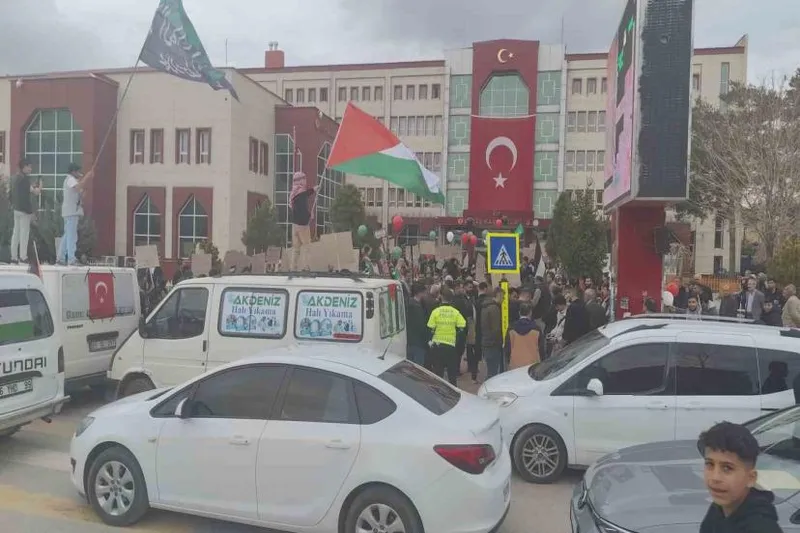 Erciş’te Filistin’e destek yürüyüşü