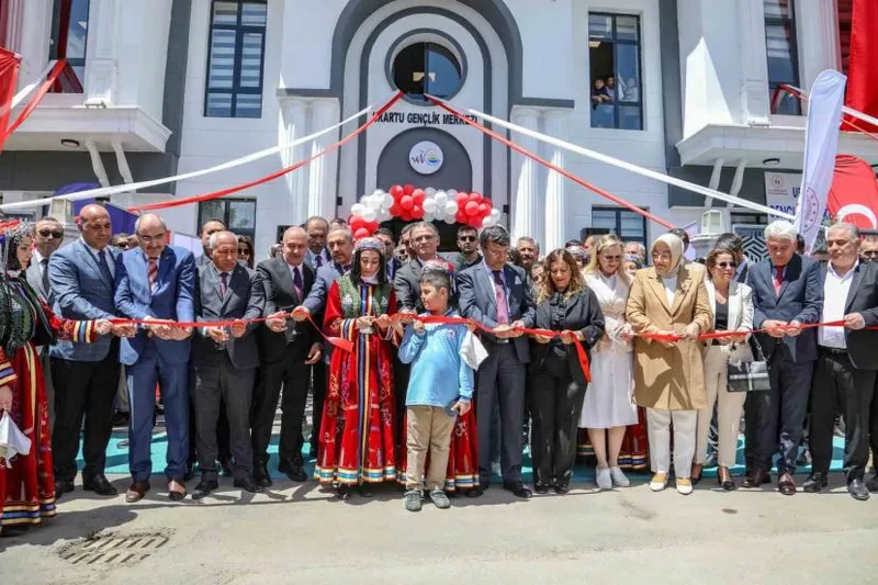 Van’da 4 gençlik merkezinin açılışı yapıldı