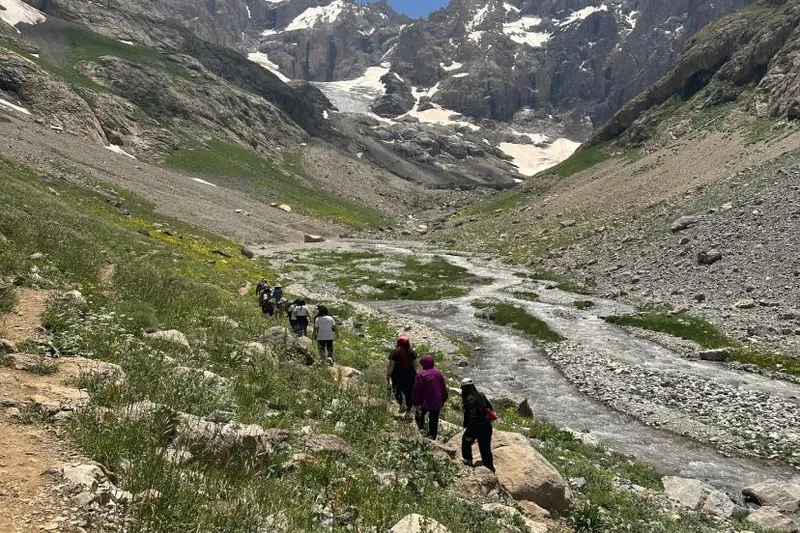 40 kişilik grup Cennet-Cehennem Vadisi’nde