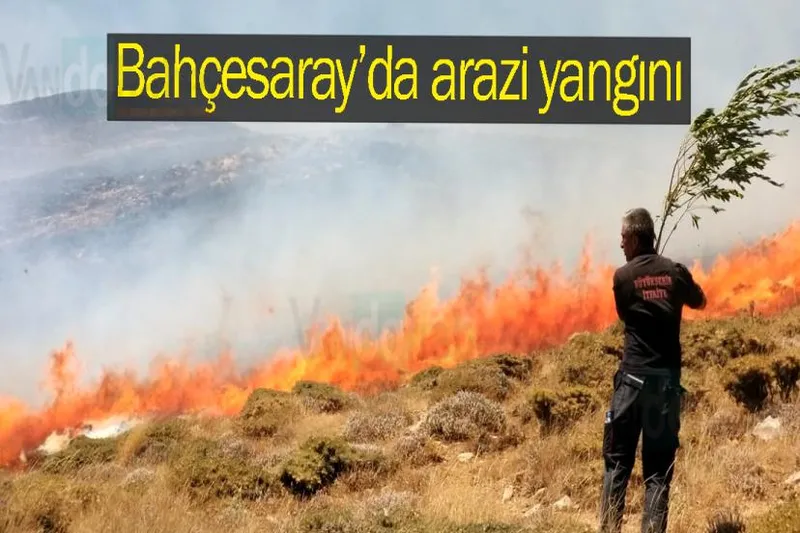 Bahçesaray’da arazi yangını