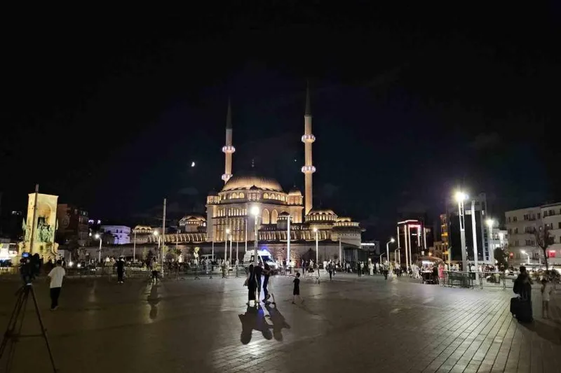 Türkiye genelinde 90 bin camide kuraklık için dualar edildi