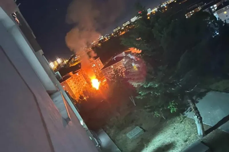 Ankara’da arızalanan kamyon yandı