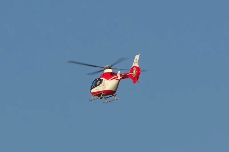 Bahçesaray’da yaralanan genç helikopter ambulansla Van’a sevk edildi