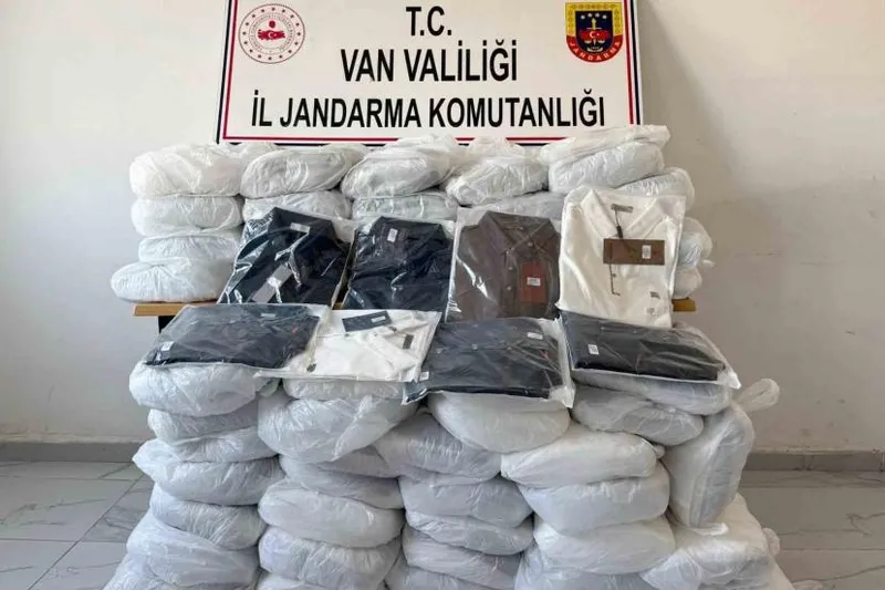 Başkale’de gümrük kaçağı malzemeler ele geçirildi