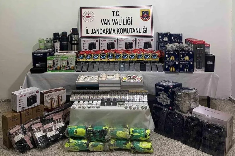 Van’da gümrük kaçağı malzemeler ele geçirildi