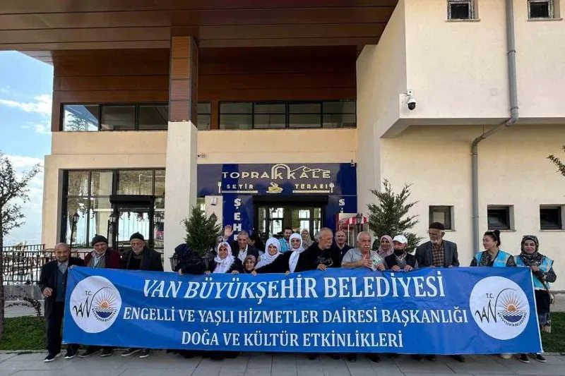 Van Büyükşehir Belediyesi Dünya Yaşlılar Günü’nü unutmadı