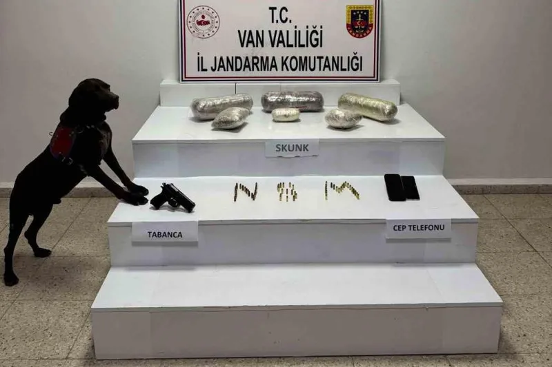 Van’da 4 kilo 311 gram skunk ele geçirildi