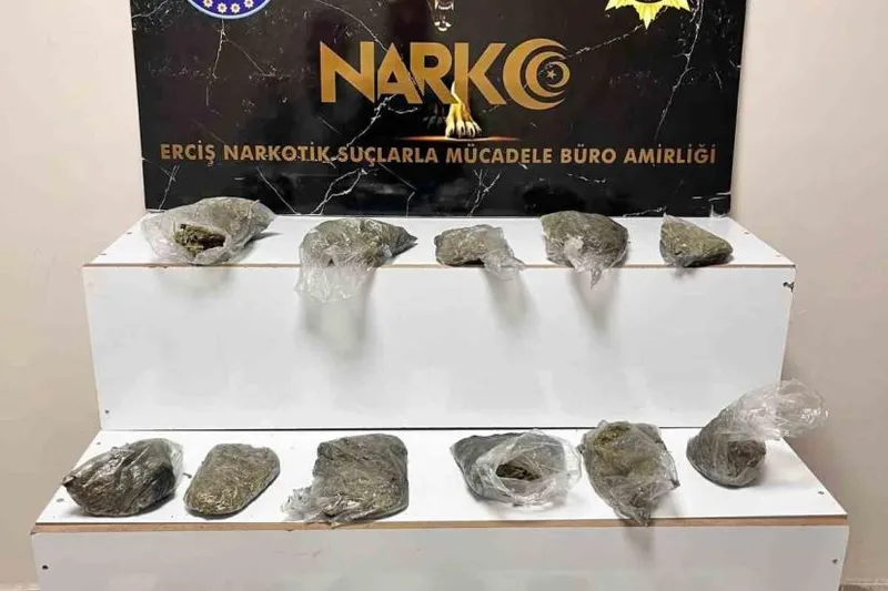 Erciş’te Lastik İçi Esrar Operasyonu