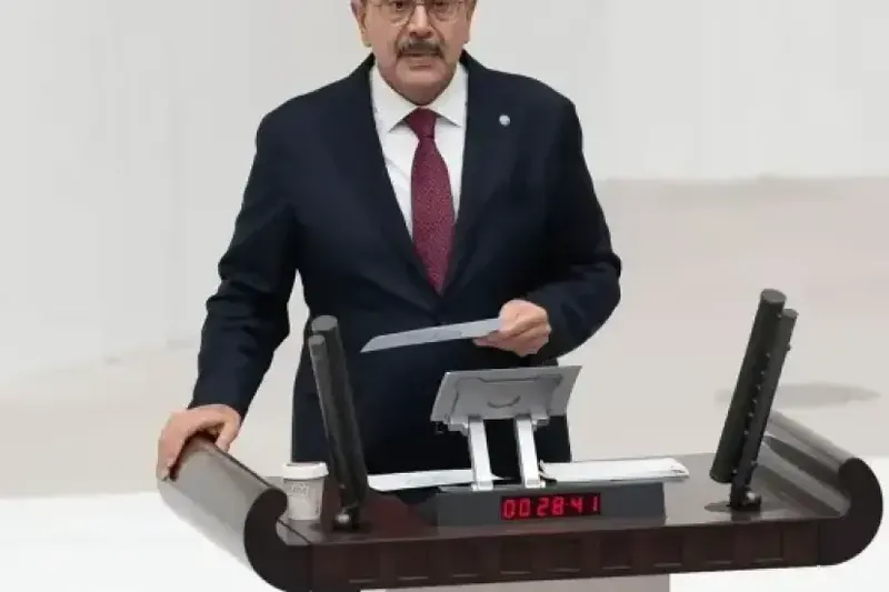 Bakan Tekin seçim bildirgeleri üzerinden CHP'yi felç etti