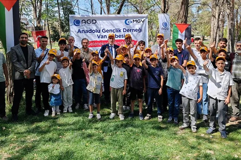 Anadolu Gençlik Derneği Van Şubesinden aile pikniği