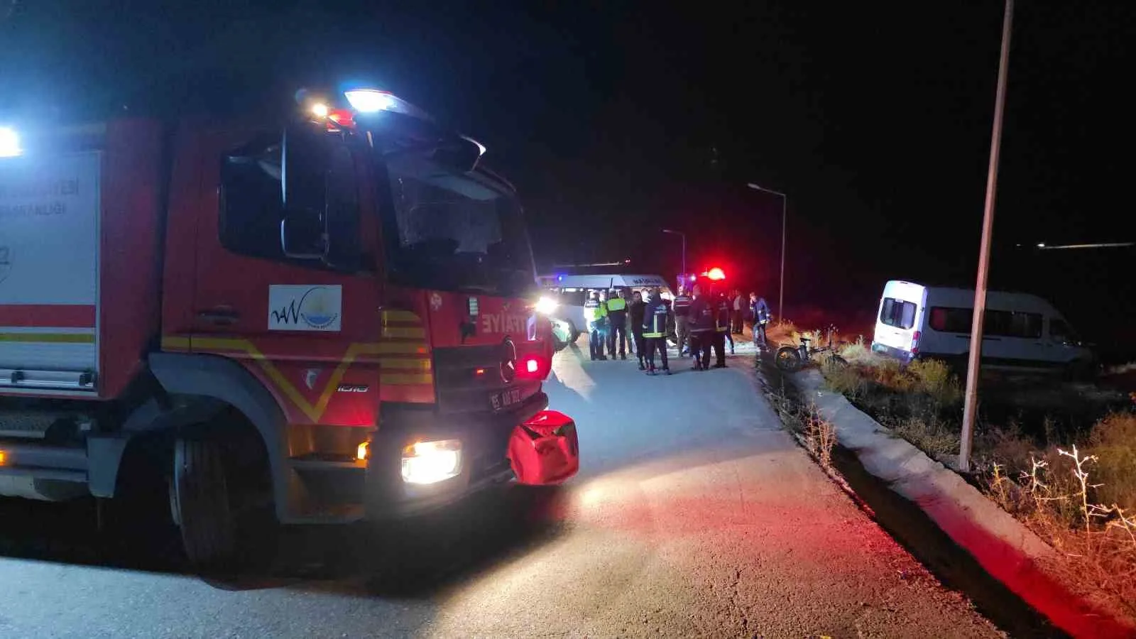 Van’da iki servis minibüsü çarpıştı: 8 yaralı