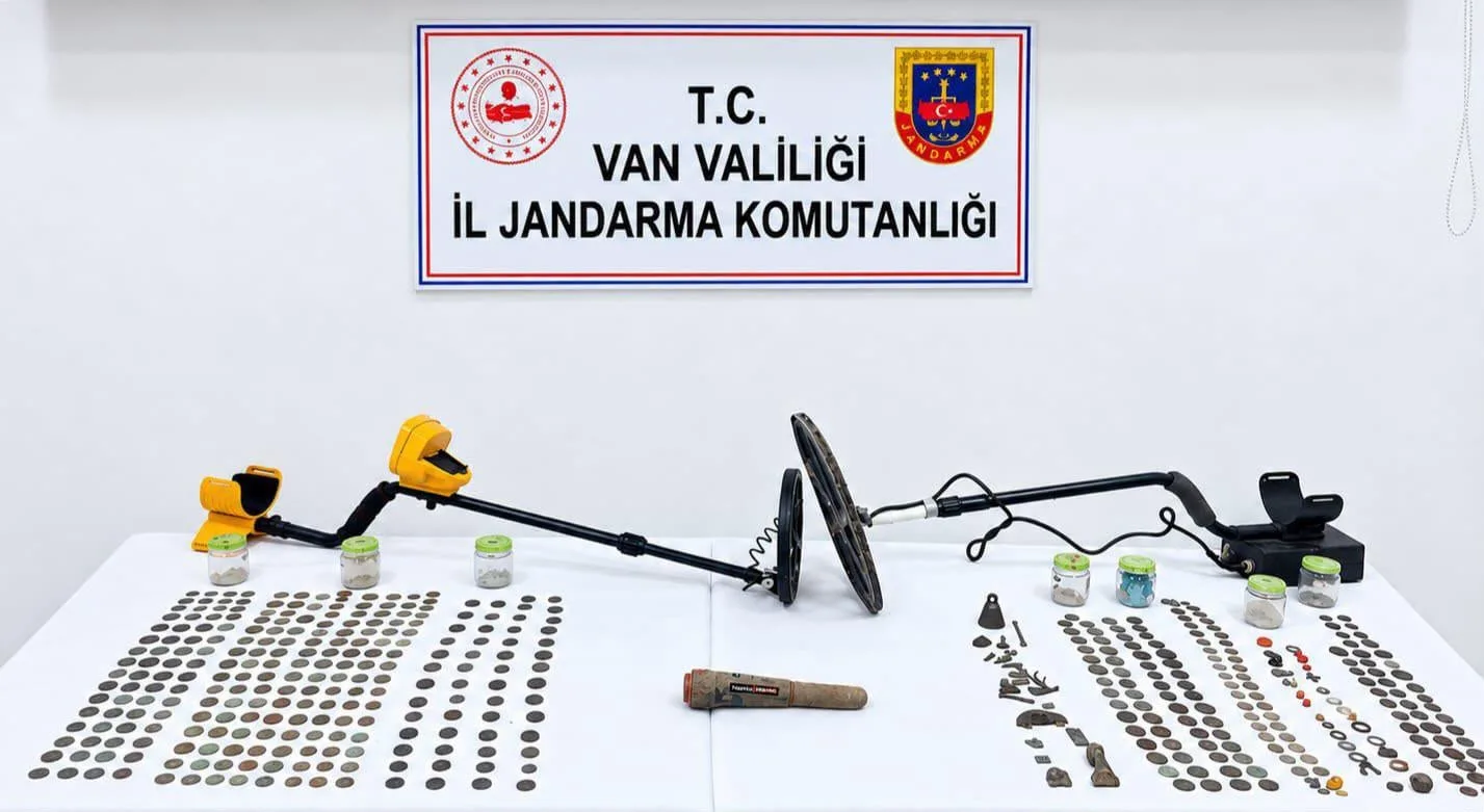 Çaldıran’da Roma dönemine ait 529 adet sikke ele geçirildi