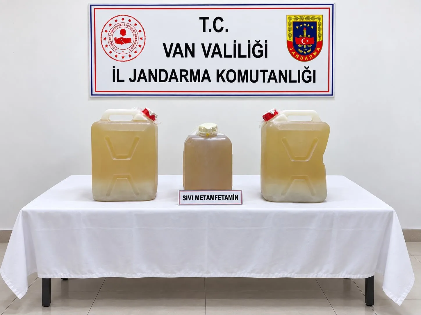 Van’da 34 kilo sıvı metamfetamin ele geçirildi
