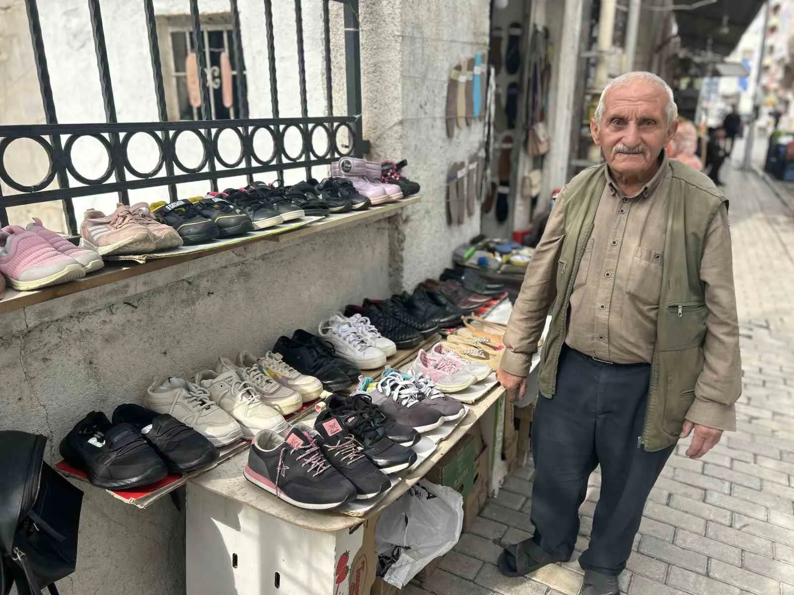 Van’da 55 yıllık ayakkabı ustasının iyilik mücadelesi