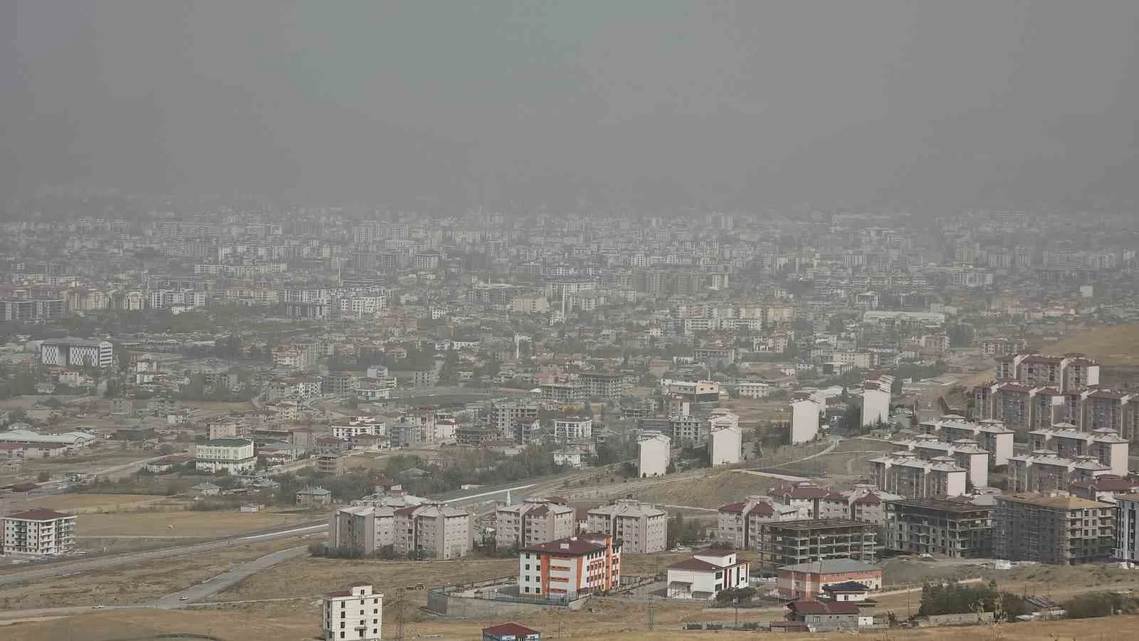 Van’da toz taşınımı etkili oldu
