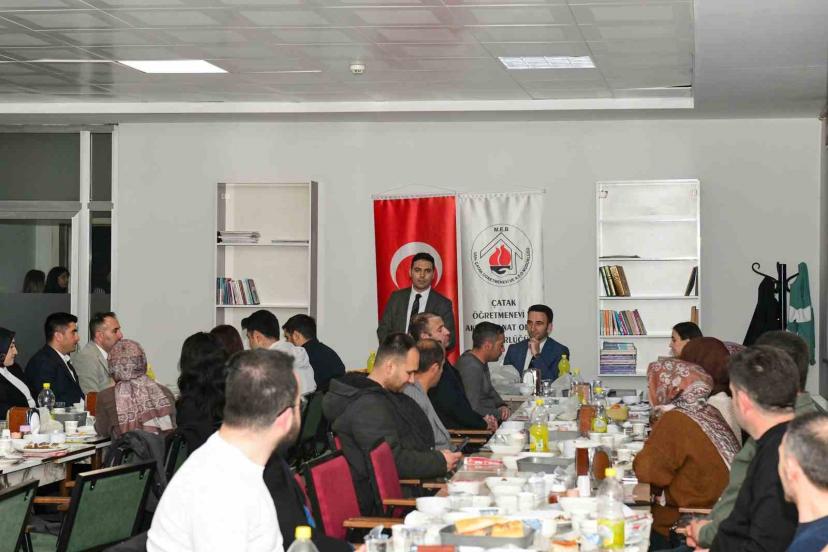 Eğitim camiası iftar yemeğinde buluştu