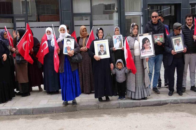 Vanlı annelerin evlat nöbeti 100’üncü haftasında