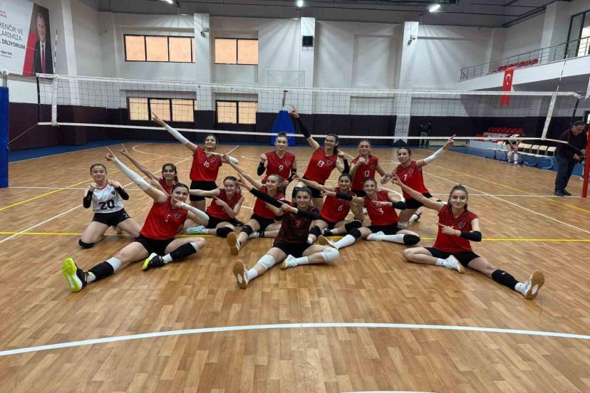 Vanlı voleybolcular bölge şampiyonu oldu
