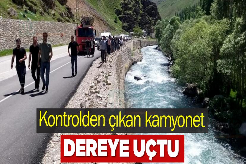 Kontrolden çıkan kamyonet dereye uçtu