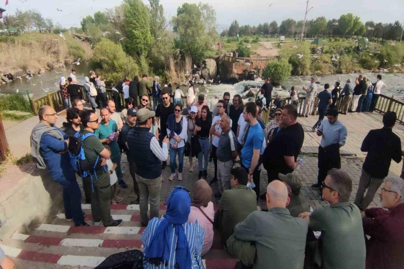 Muradiye şelalesi ile balık bendi ziyaretçilerini ağırlıyor
