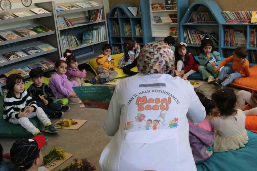 Van Halk Kütüphanesi’nden çocuklar için masal saati