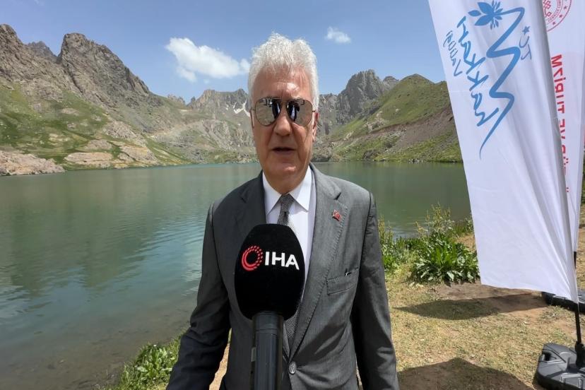Tamer Karadağlı Yüksekova’da