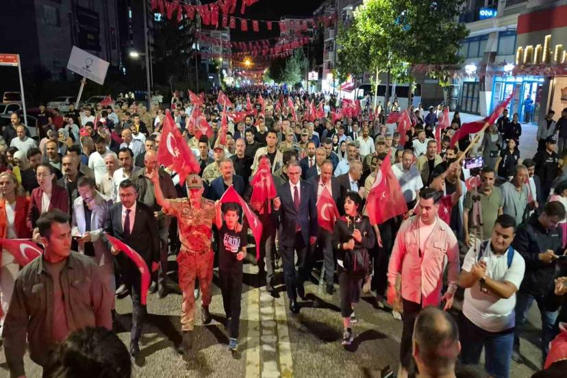 Van’da ’15 Temmuz’ yürüyüşü