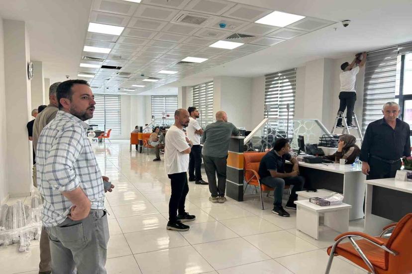 Van’daki nüfus müdürlüklerinde sürücü belgesi yenileme yoğunluğu
