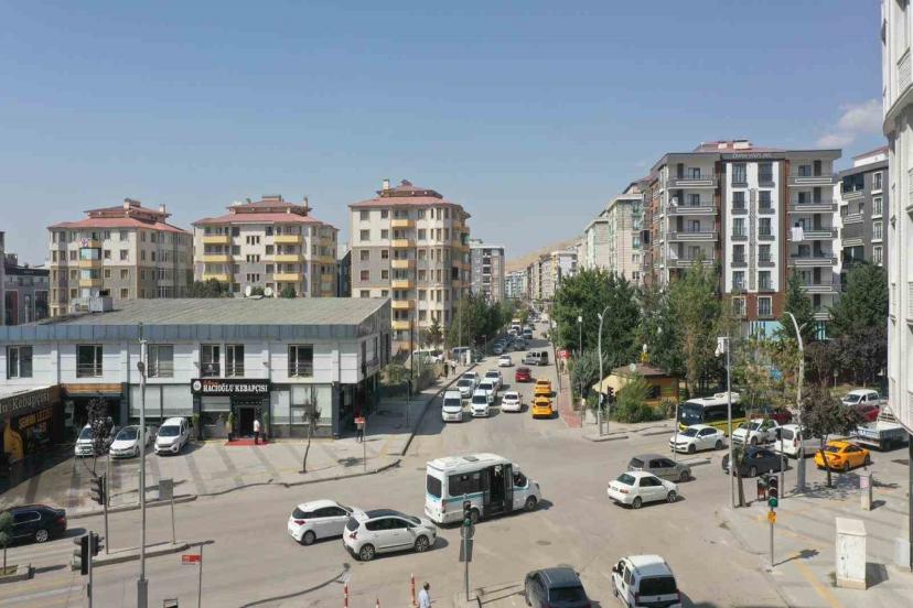 Altaylı ve Oğuz caddeleri yeniliyor