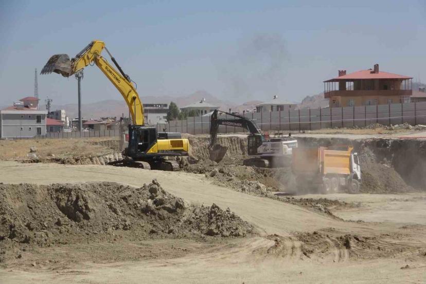 Van’da 800 yataklı şehir hastanesinin inşaatı sürüyor