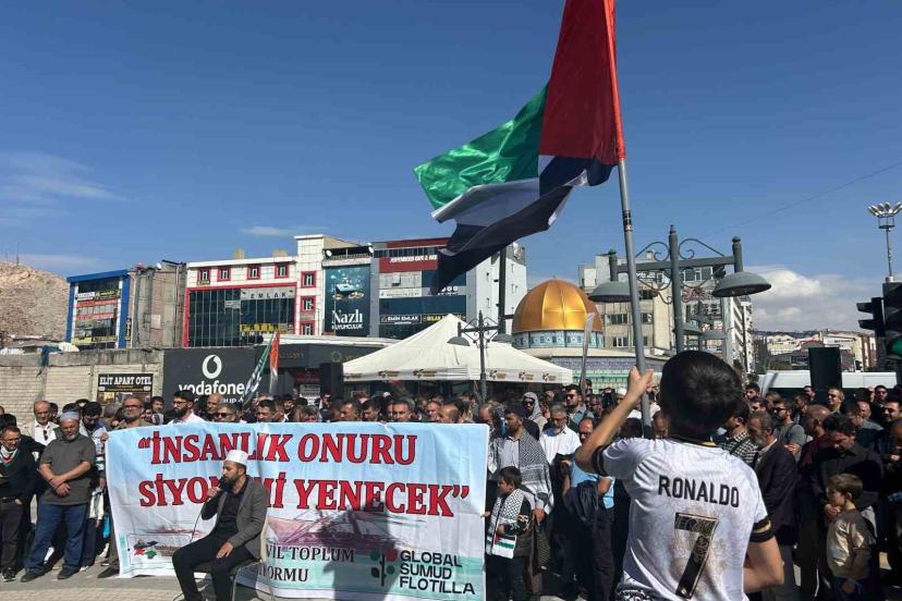 Van’da STK’lardan Küresel Sumud Filosu’na destek
