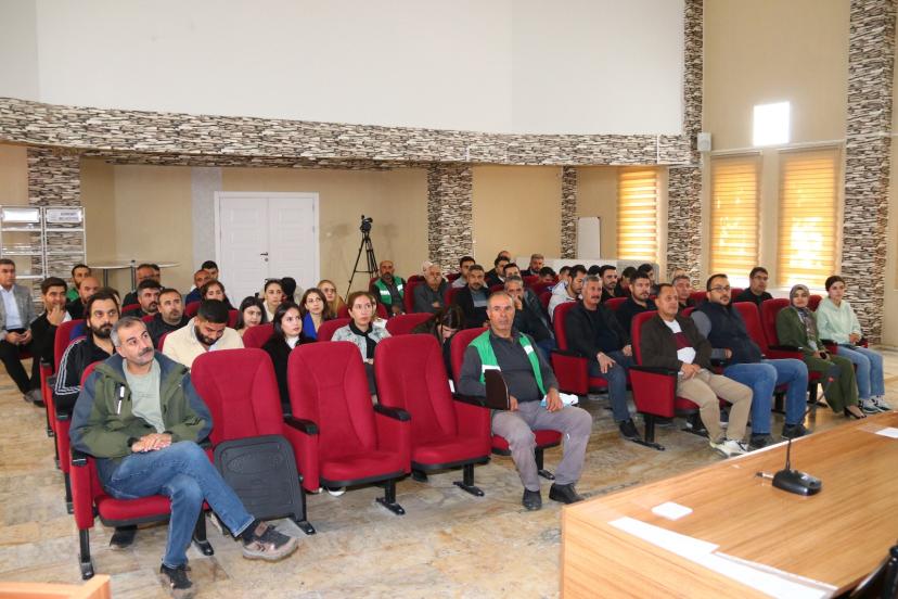 Edremit Belediyesi personeline Bağımlılıkla Mücadele semineri