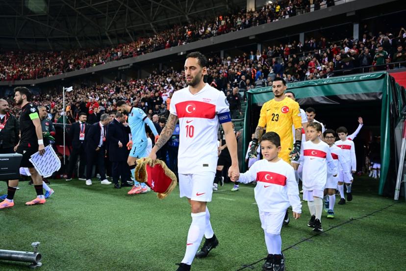 Milli futbolcular, Filistinli çocuklarla bir araya geldi