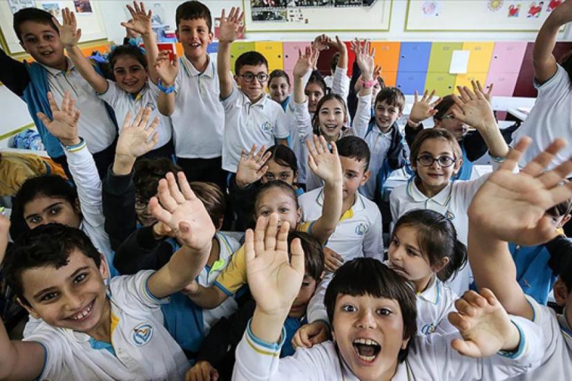 Milyonlarca öğrenci ara tatil için geri sayımda
