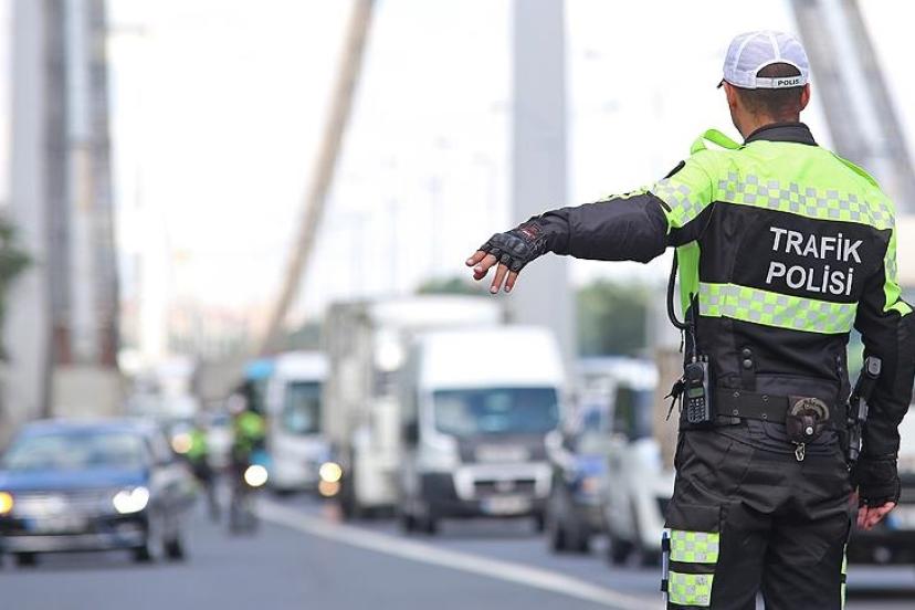 Bilinmeyen trafik cezaları. Geç sinyali vermek te suç, yavaş gitmek de
