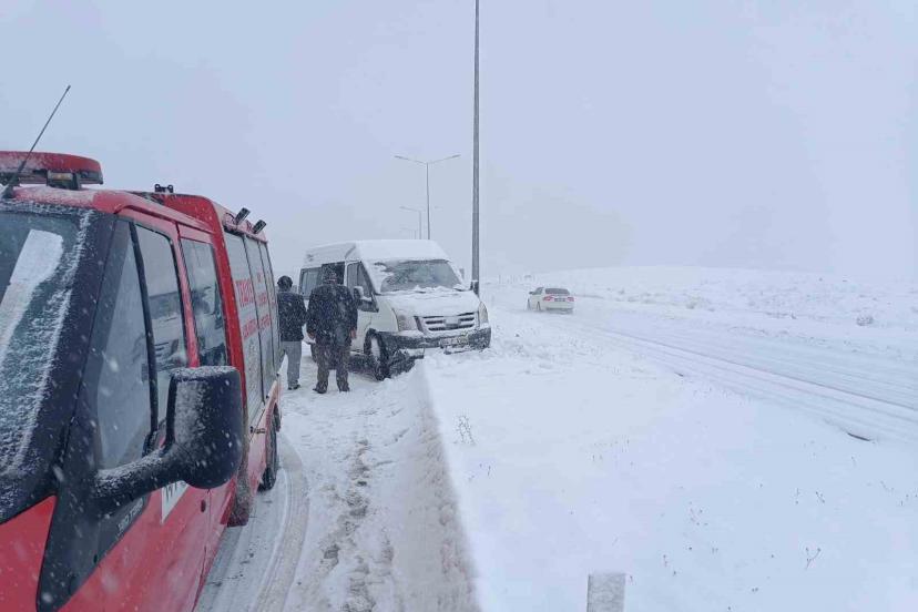 Erciş’te trafik kaza: 3 yaralı