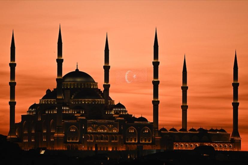 Mukaddes üç ayların ilk kandili perşembe günü idrak edilecek