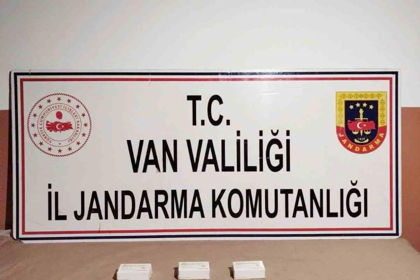 Başkale’de 280 adet sentetik hap ele geçirildi