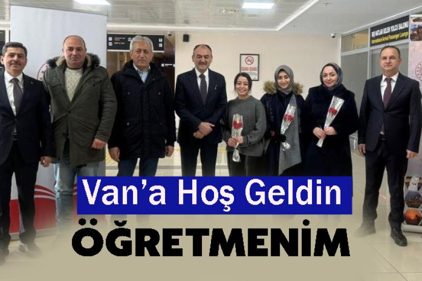 Van’a yeni atanan öğretmenler güllerle karşılandı