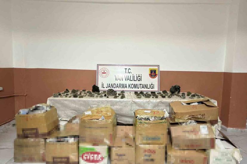 Van’da bin 410 adet epidotlu kuvars taşı ele geçirildi