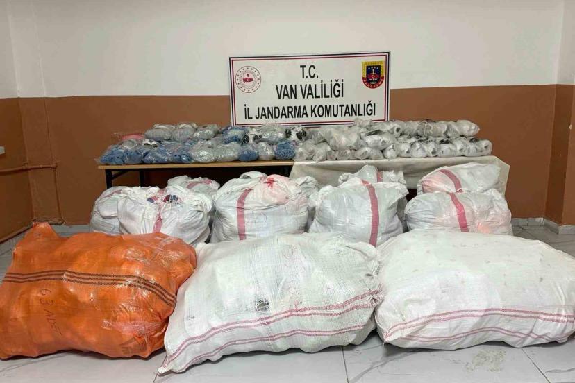 Van’da gümrük kaçakçılığı operasyonu