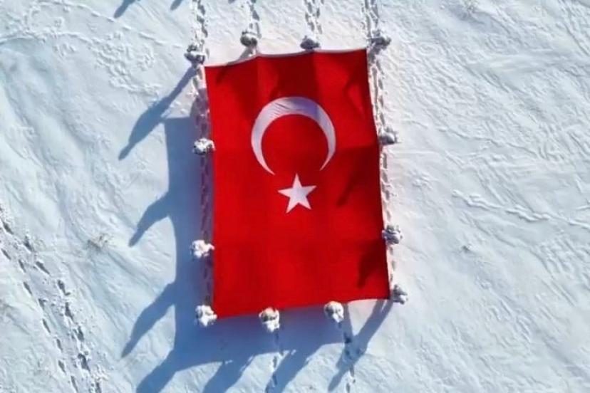 Van’da jandarma personelinden anlamlı yürüyüş