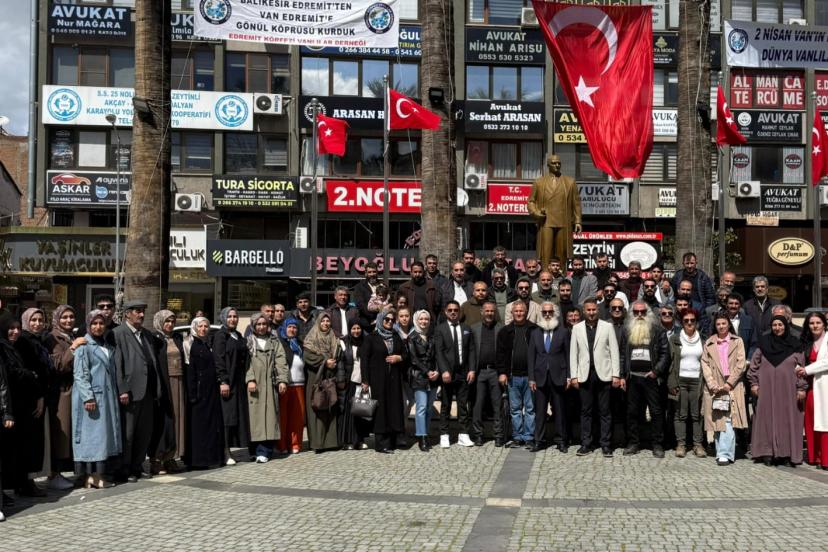 Van’ın Kurtuluşu Balıkesir Edremit’te Büyük Coşkuyla Kutlandı