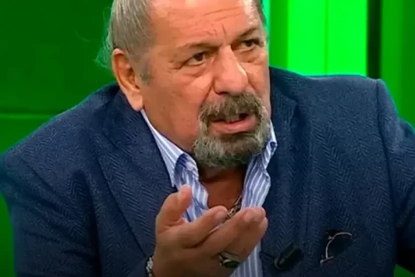 Erman Toroğlu'ndan milli futbolculara sert eleştiri: 'İkisinden de bir şey olmaz'